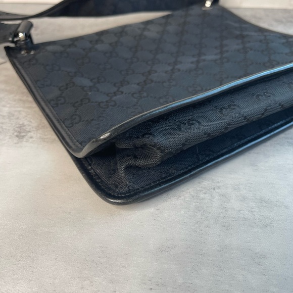 Gucci Crossbody Bag - Picture 8 of 16